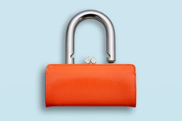 Small purse with a padlock on it.